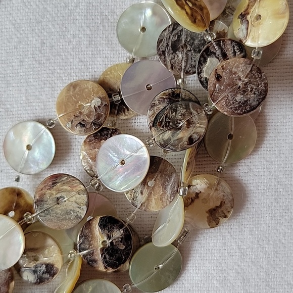 Seashell neclace and earring set - Picture 3 of 4